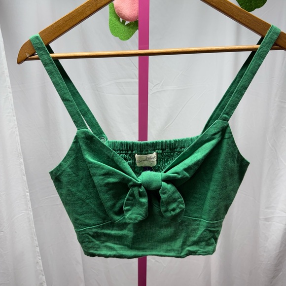 Universal Thread Crop Top - Picture 3 of 3